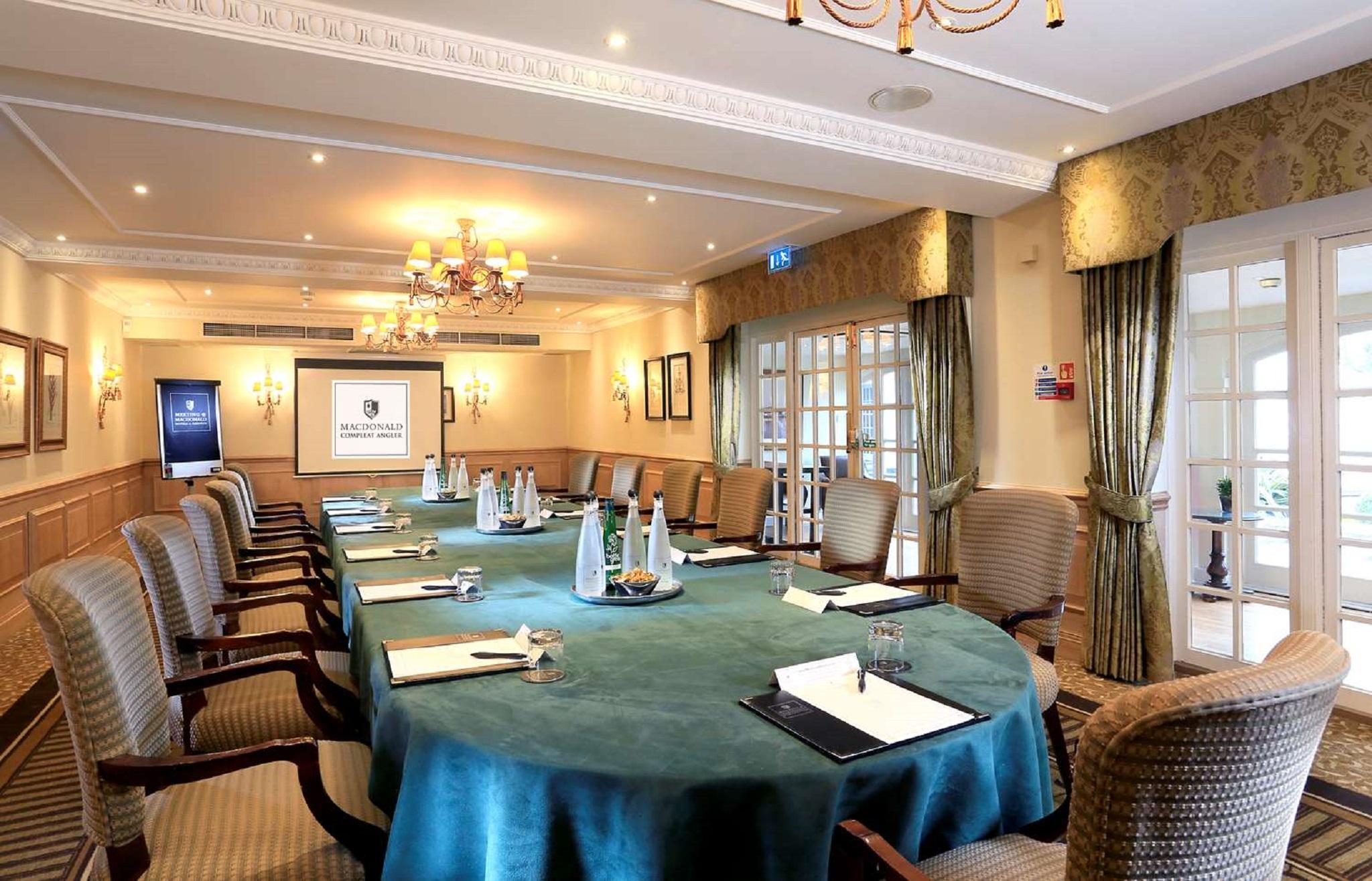 Macdonald Compleat Angler Hotel Marlow  Bagian luar foto